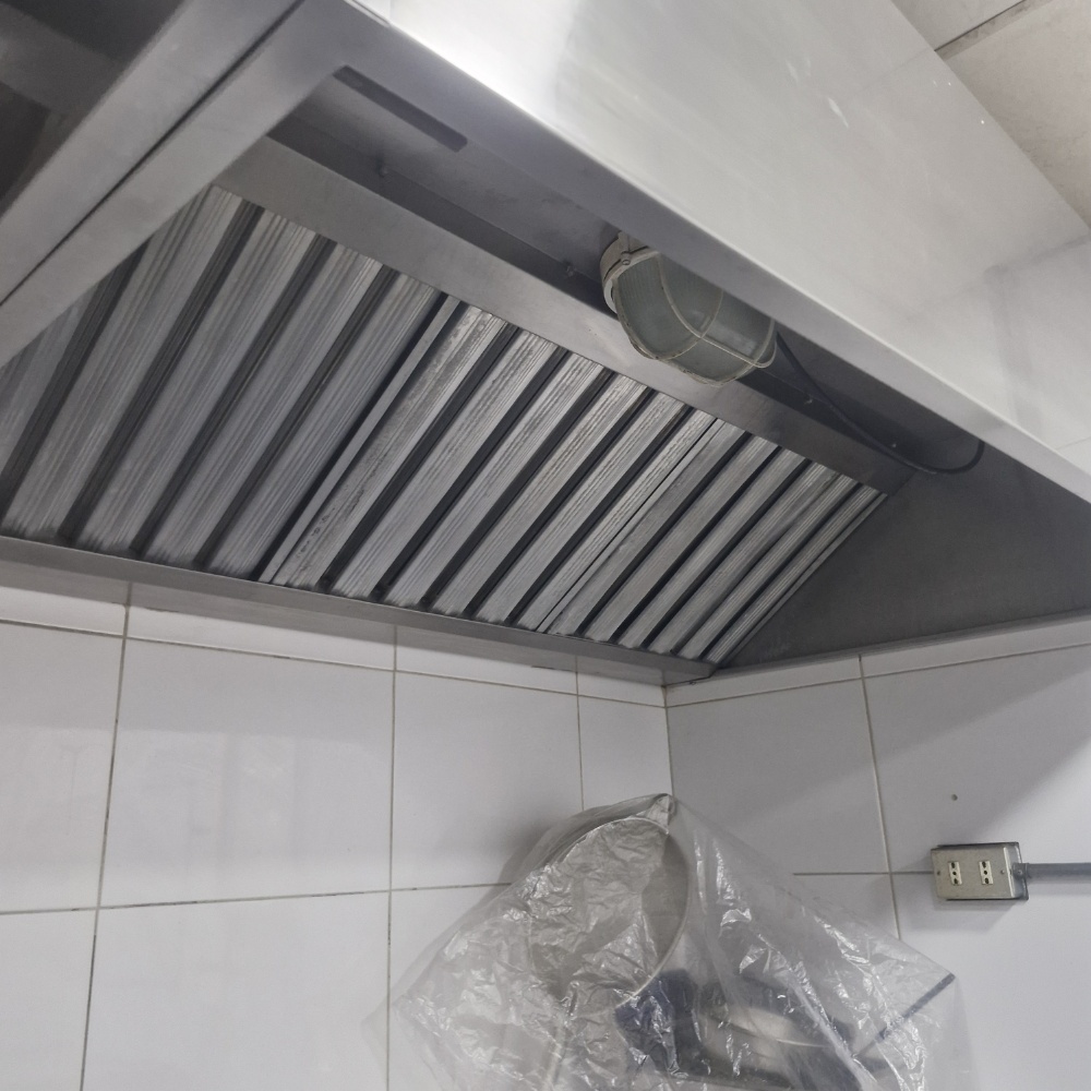 Filtros de campana industrial impecables tras mantención